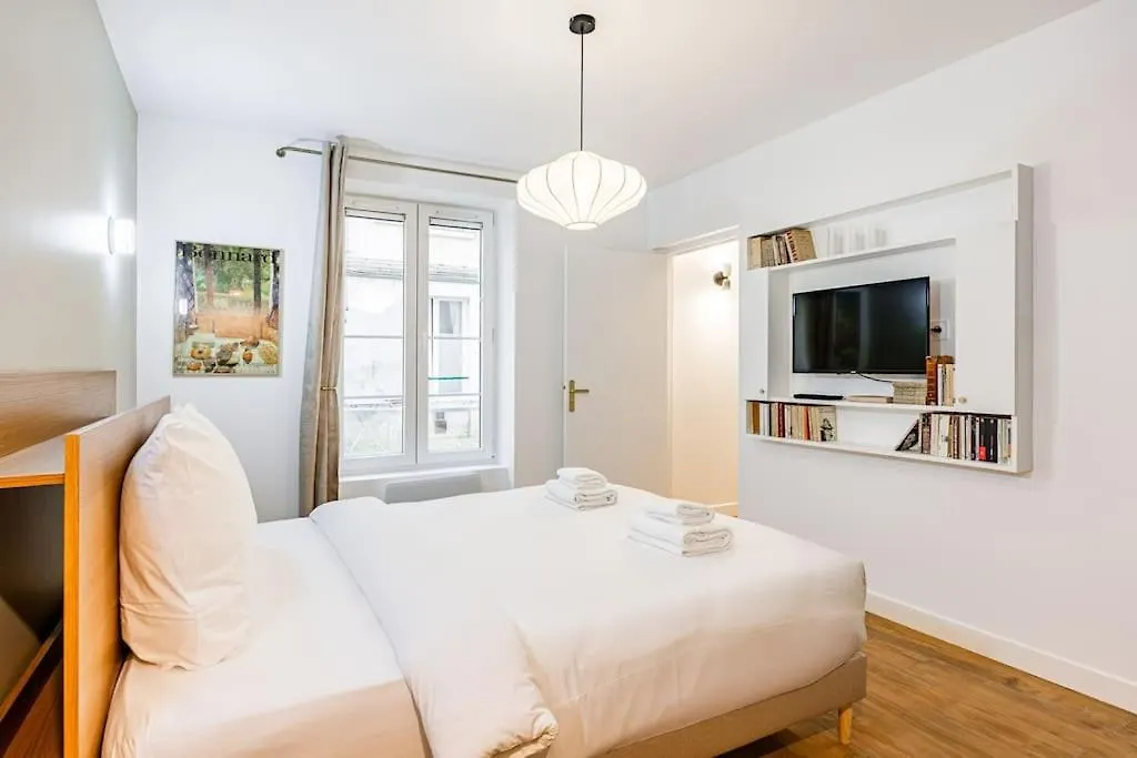 Apartment Lovely Flat-4 Pers-Sacre Coeur-Montmartre Paris France