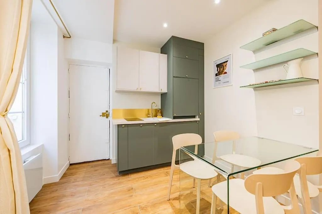 Apartment Lovely Flat-4 Pers-Sacre Coeur-Montmartre Paris